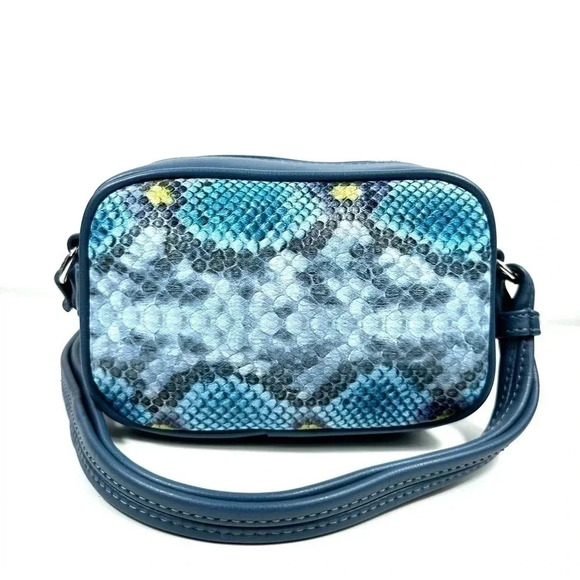 NWT Stylish Crossbody - Picture 2 of 7